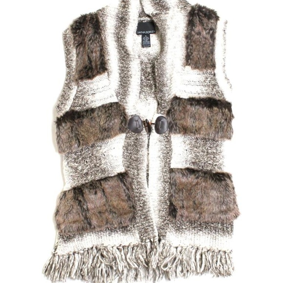 Cynthia Rowley Jackets & Blazers - 🎉HP🎉 Cynthia Rowley Sweater Vest w/ Faux Fur